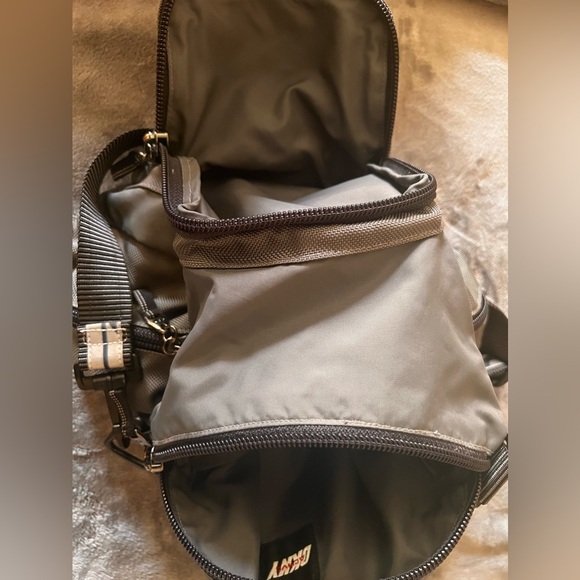 Vintage dkny bag crossbody/shoulder adjustable strap reflective - Picture 7 of 9